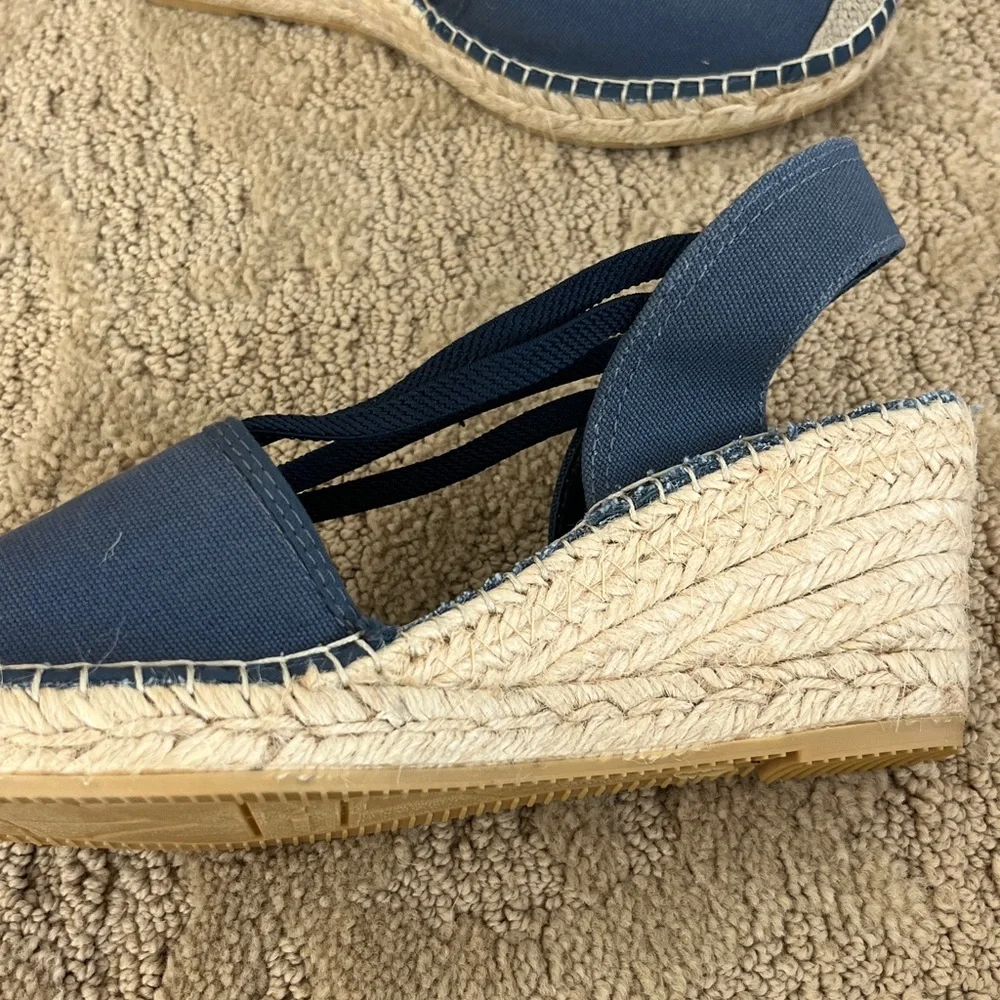 Vidoretta Espadrilles brand new. Steel gray. Size 40